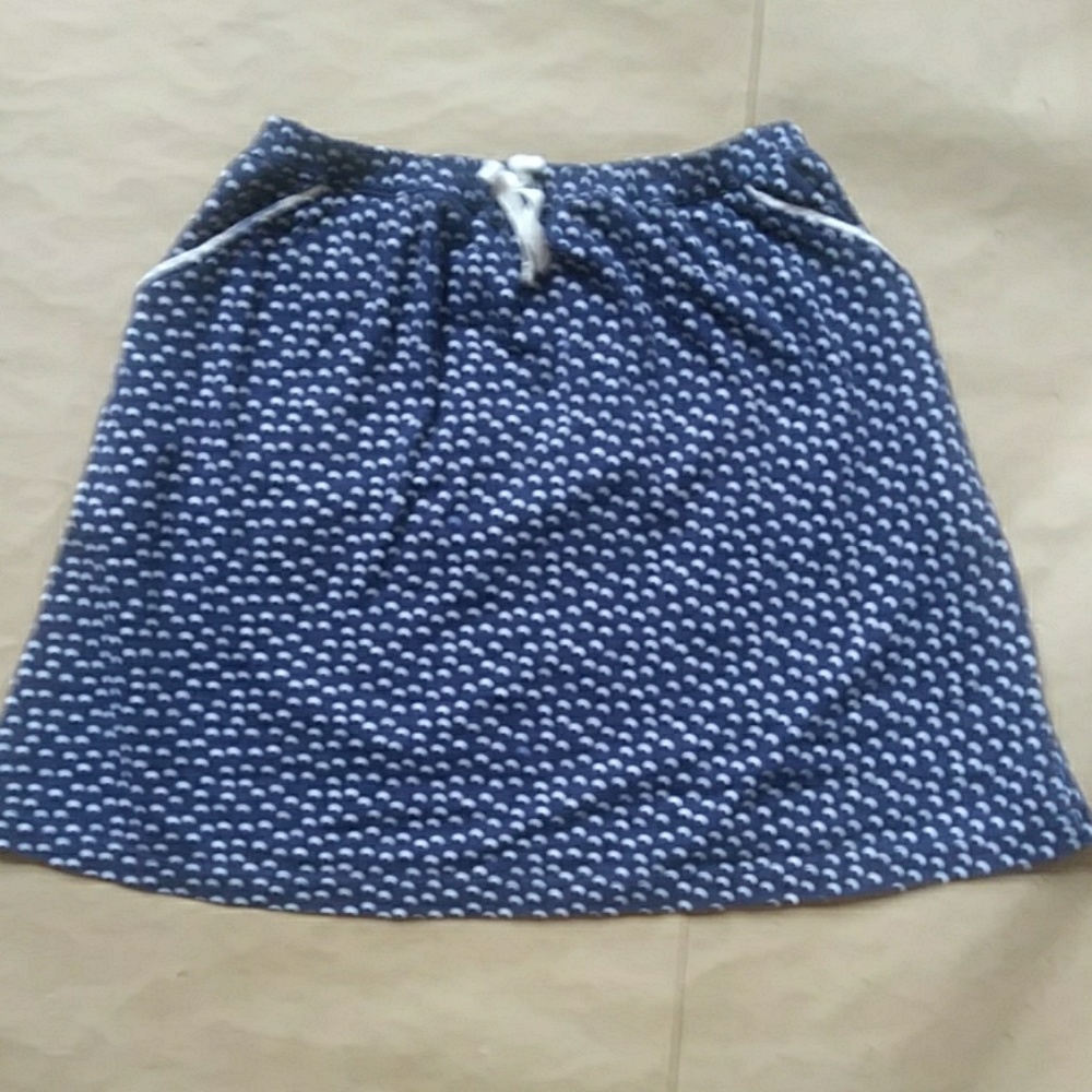 Navy polka dot skirt ( Hanna Anderson)